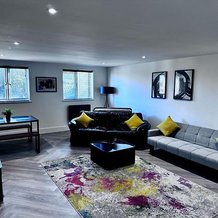 New 2 Bed Apartment In Royston High St Exterior photo